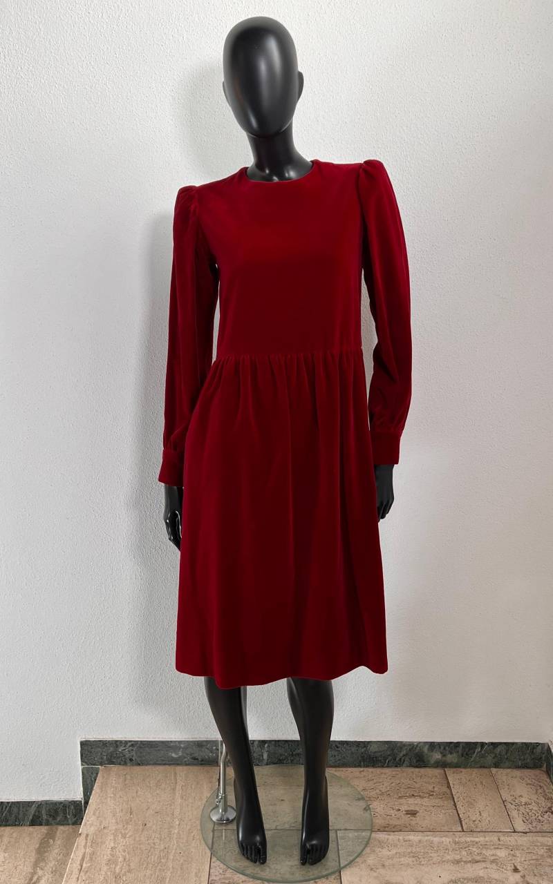 Vintage Yves Saint Laurent Red Velvet Dress Vintage Yves Saint Laurent Red Velvet Dress von 1968VintageBerlin
