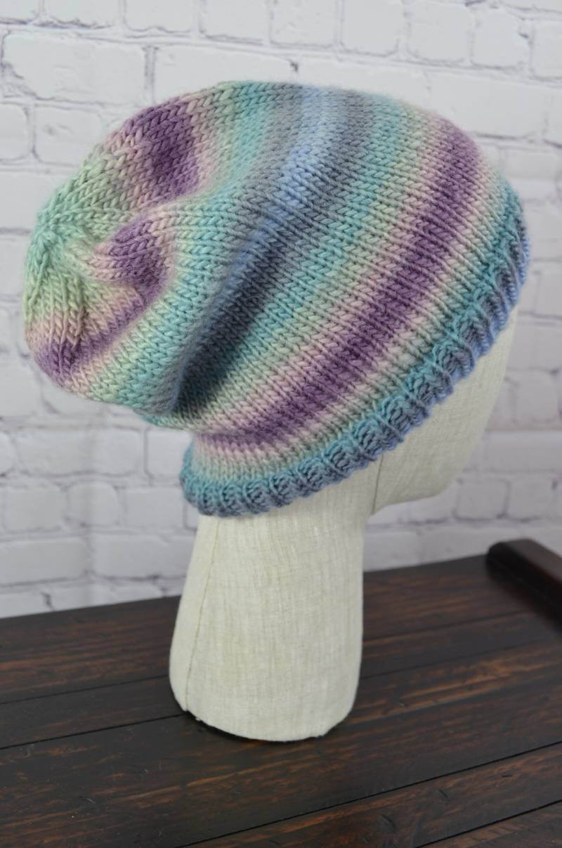 Ombre Gestreift Gestrickte Hut - Erwachsene Medium Ombre Gestreift Gestrickte Hut - Erwachsene Medium von 1977Made