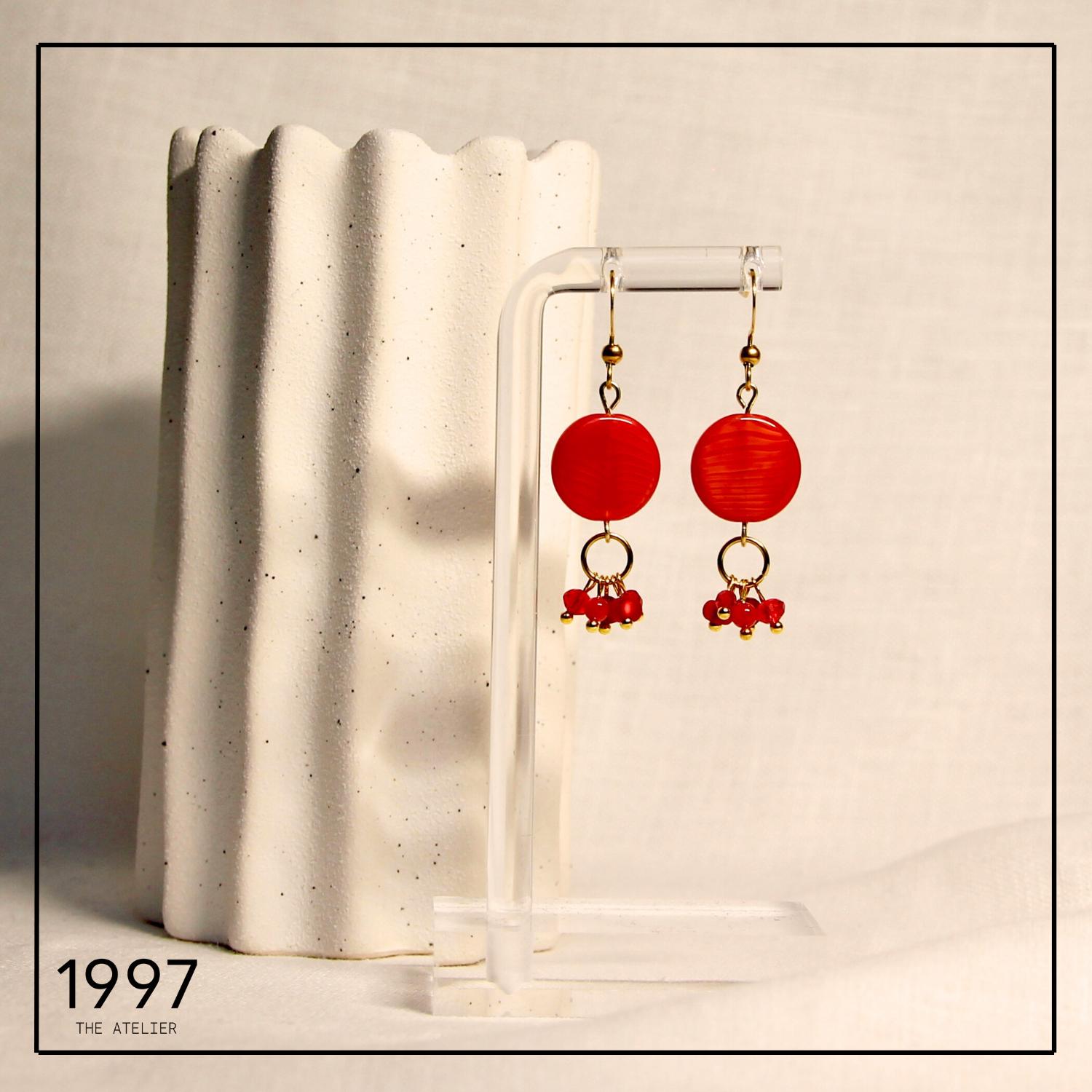 Rote Handgemachte Ohrringe - Roter Stein & Funkelnde Glasperlen Elegante Damen Schmuck Tropfen-Ohrringe von 1997TheAtelier