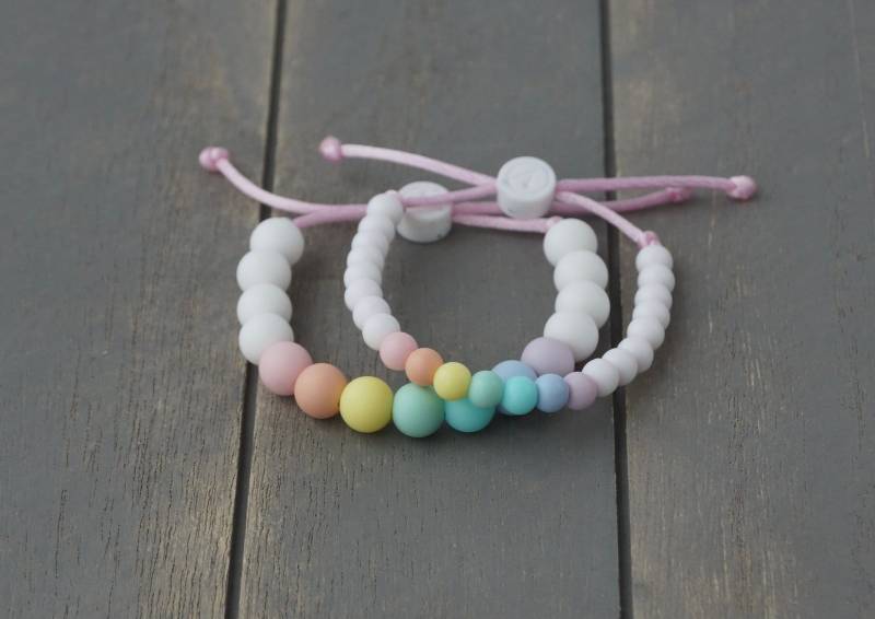 Verstellbares Silikon-Armband | Pastell Einhorn | 6 Mm Oder 9 Perlen Waschbar Und Sehr Leicht Kinder & Erwachsene Unterstützt Die Geistige Gesundheit von 1WaveDesigns