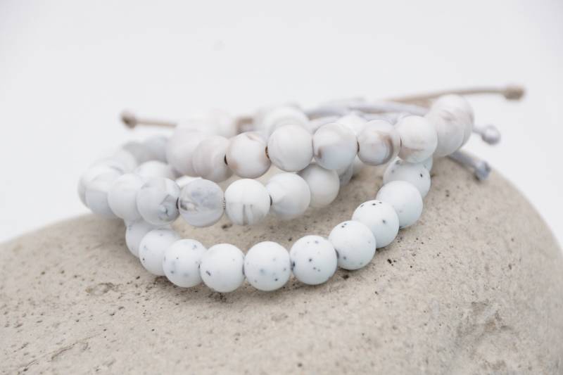 Verstellbares Silikonarmband | Stone Line | 6 Mm Oder 9 Perlen Waschbar Und Sehr Leicht Kinder & Erwachsene Unterstützt Die Geistige Gesundheit von 1WaveDesigns