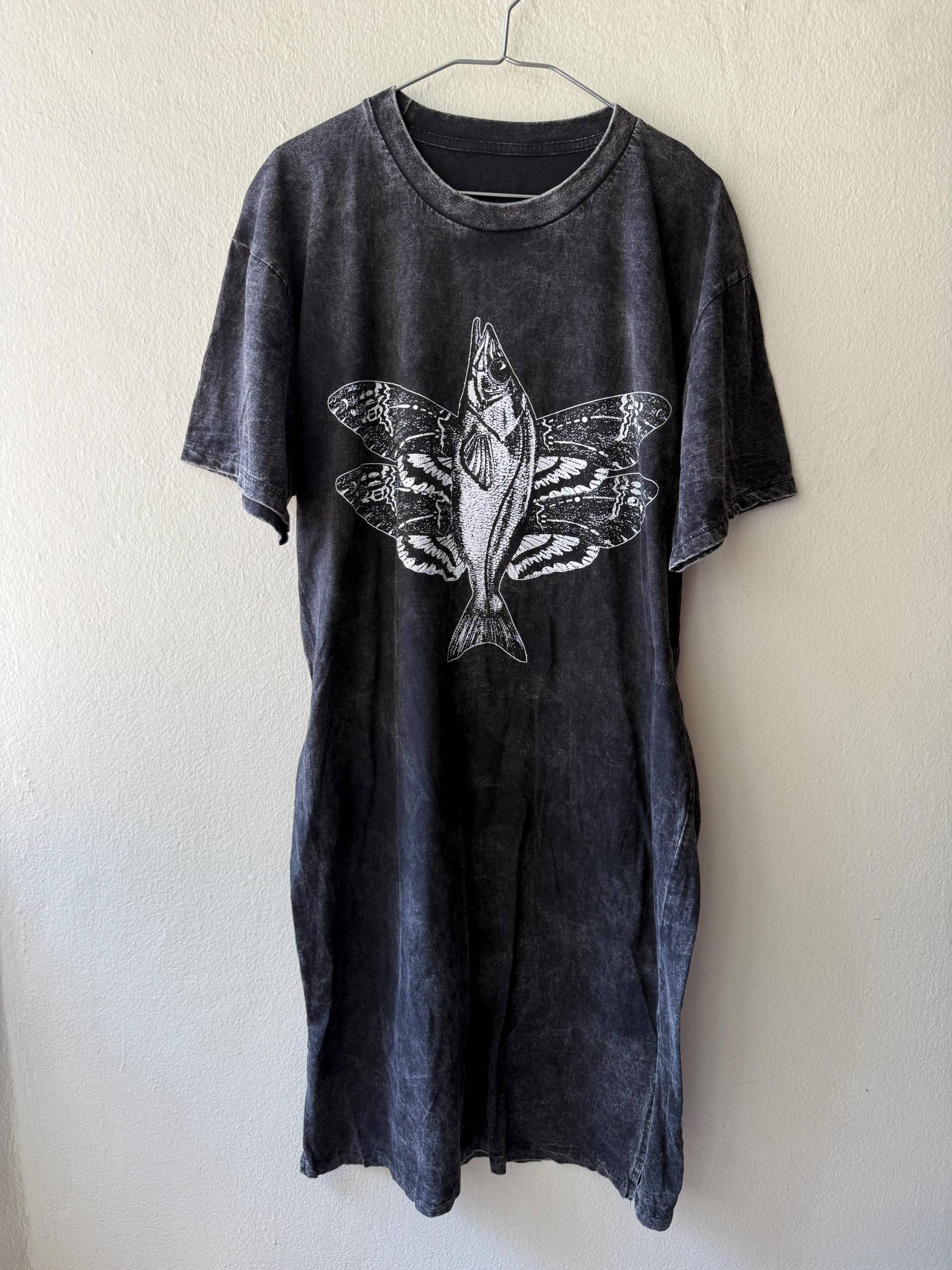 Fliegender Fisch Stonewash Langes Kleid Punk Grunge Mode T-Shirt von 1stepbeyond