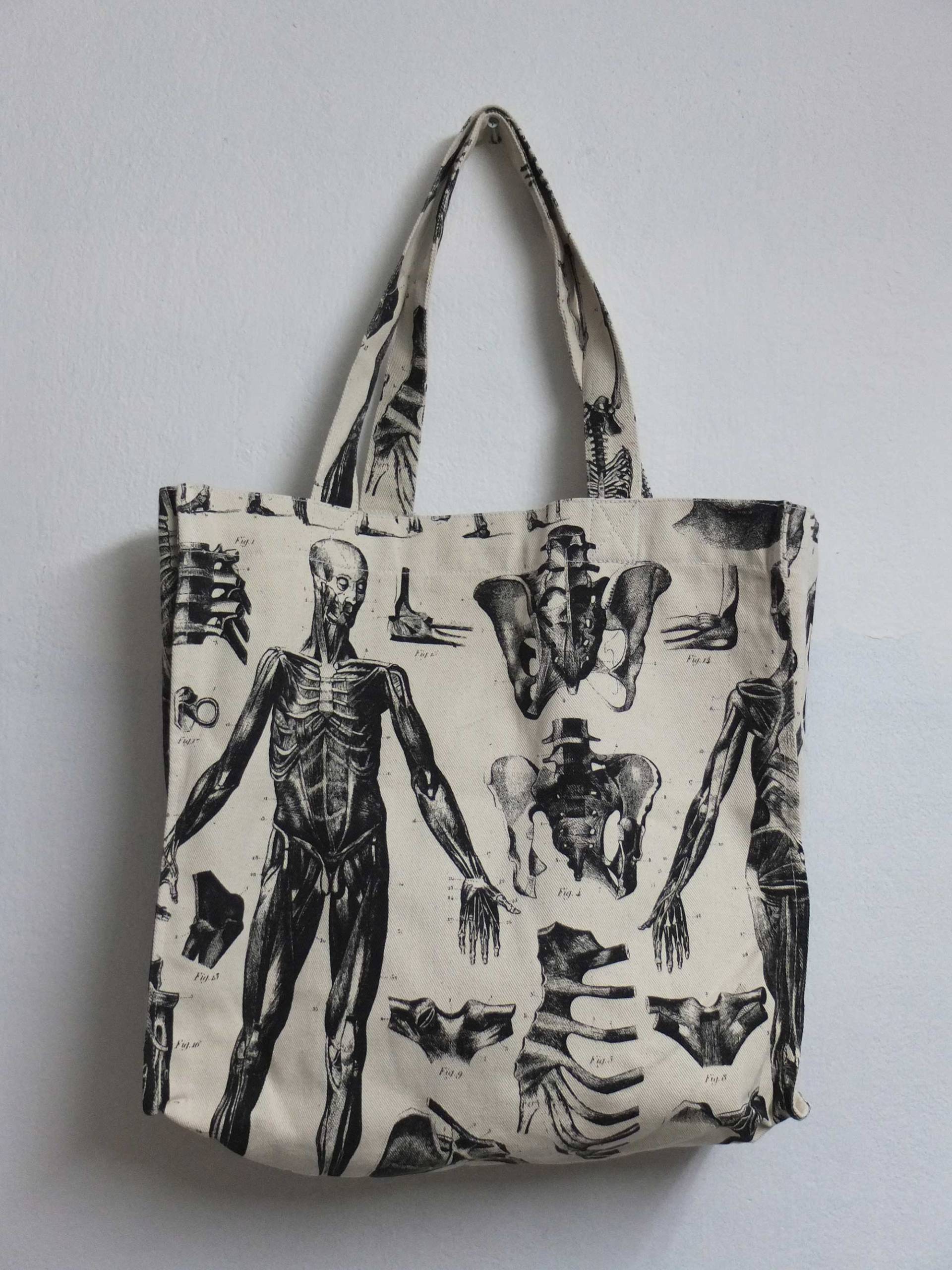 Menschliches Skelett Totenkopf Anatomie Zeichnung Muster Doppelseitiger Druck, Canvas Box Tote Bag von 1stepbeyond