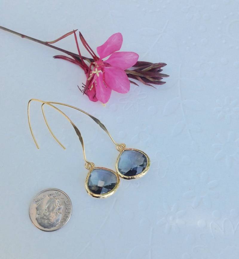 Graue Ohrringe, Valentinstag Geschenk Ideen, Hängeohrringe, Gold Baumeln Kohle Geschenke Für Sie Graue Ohrringe, Valentinstag Geschenk Ideen, Hängeohrringe, Gold Baumeln Kohle Geschenke Für Sie von 2010louisek7