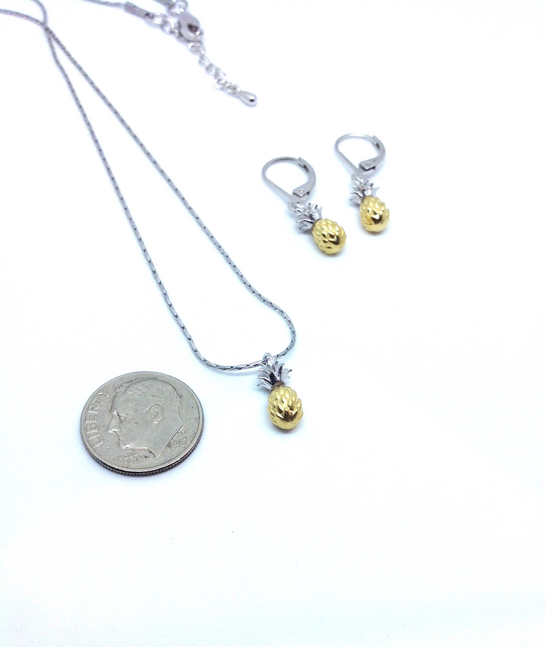 Lustige Geschenke, Anhänger Halskette, Ananas Schmuck, Ohrringe, Schmuck-Set, Geschenk Für Sie, Pop Art Schmuck Den Besten Freund Lustige Geschenke, Anhänger Halskette, Ananas Schmuck, Ohrringe, Schmuck-Set, Geschenk Für Sie, Pop Art Schmuck Den Besten Freund von 2010louisek7