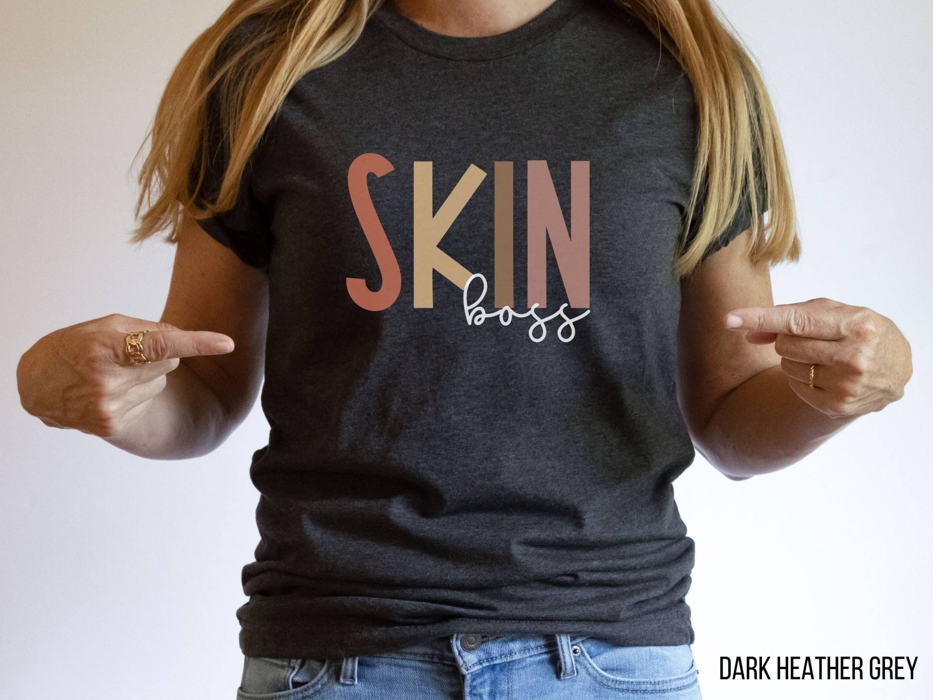 Skin Boss Shirt, Kosmetikerin Geschenk, Makeup Artist Dermatologen von 204TeesAndMore