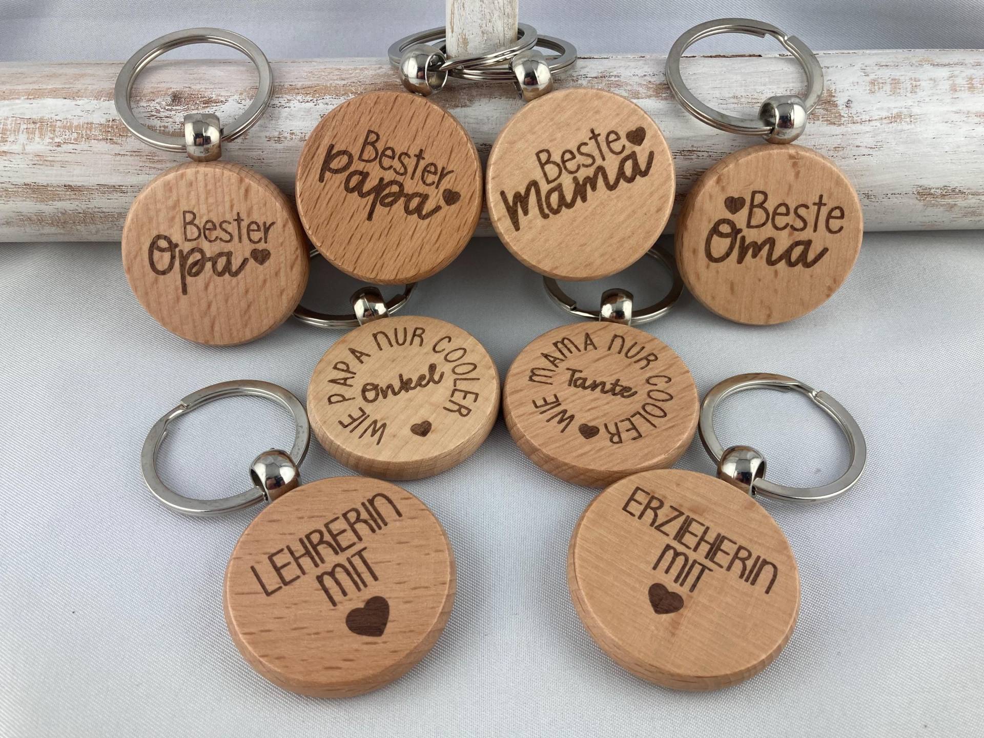 Schlüsselanhänger Aus Holz | Lasergravur Geschenk Mama Papa Oma Opa Erzieherin Lehrerin von 20glueckSMomente18