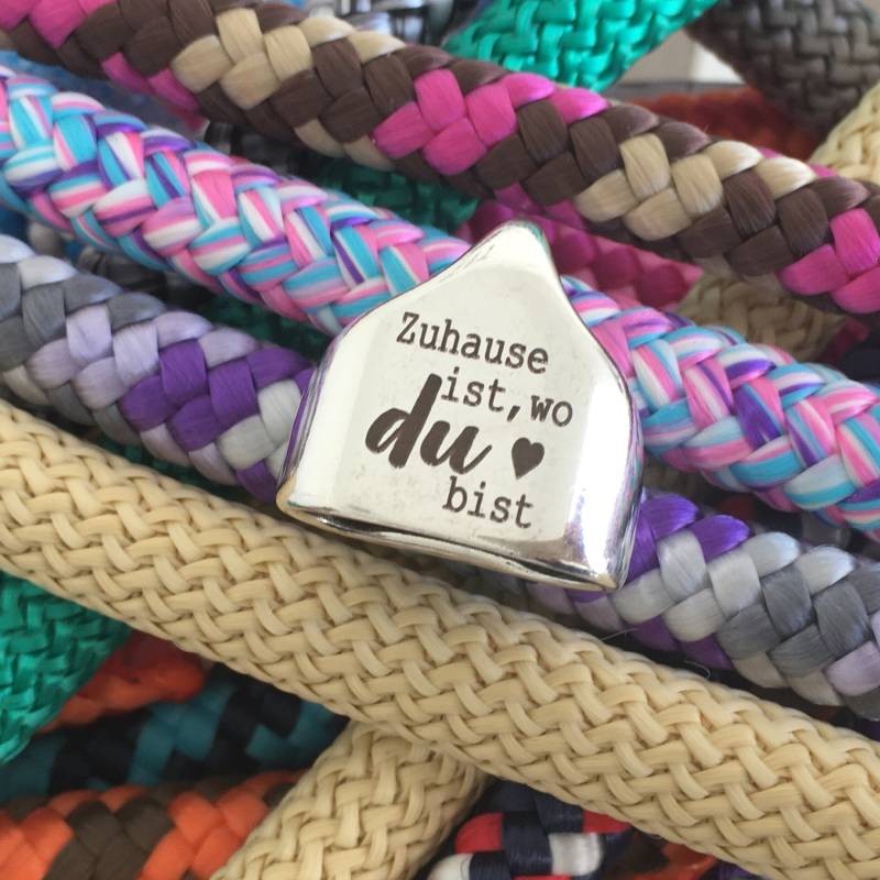 Schlüsselanhänger Aus Segelseil Mit Versilberter Endkappe Gravur "Zuhause Ist, Wo Du Bist", Farben Individuell Auswählbar von 20glueckSMomente18