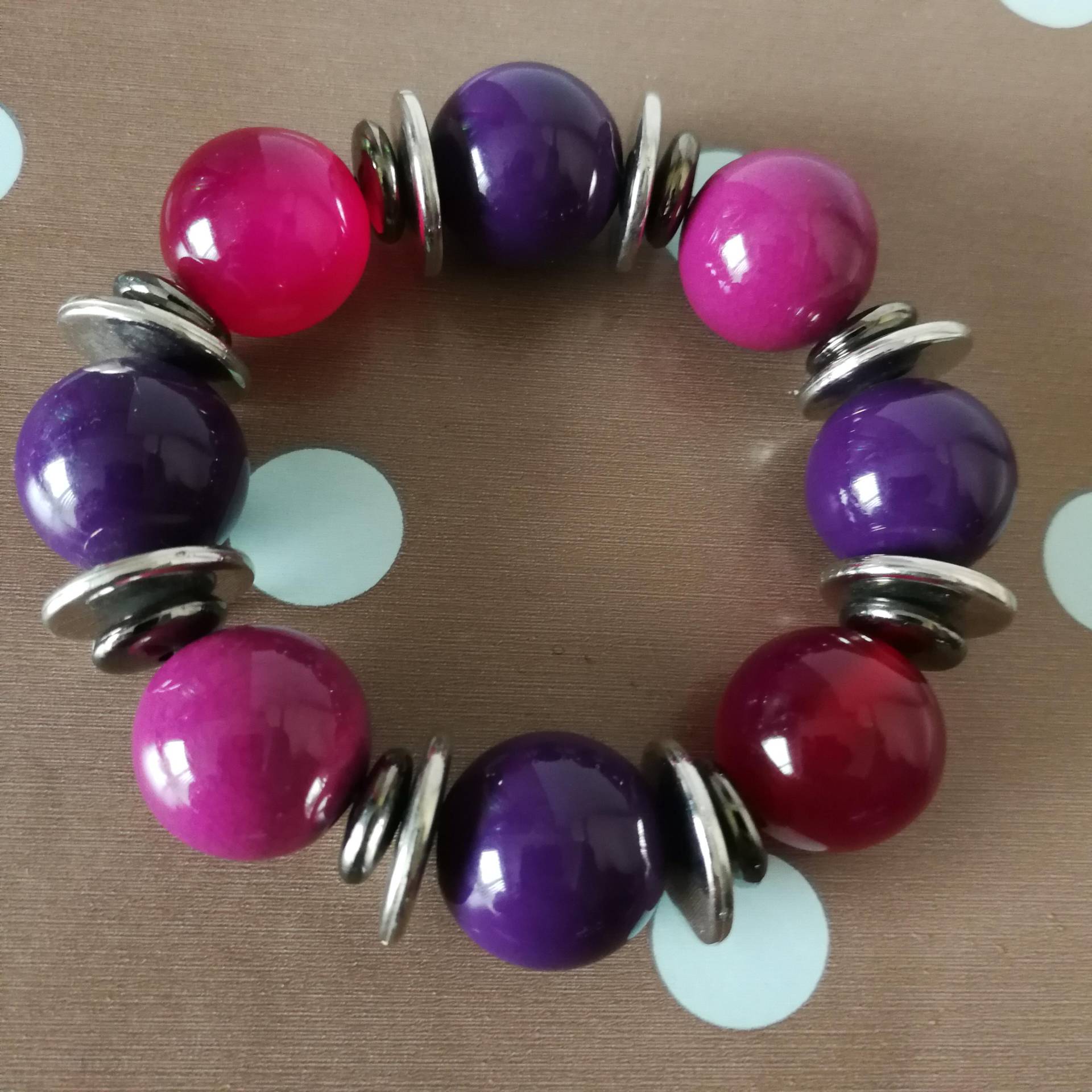 Armband - Lila Und Rosa Marmorierte Kunststoffperle Mit Gummiband Armband - Lila Und Rosa Marmorierte Kunststoffperle Mit Gummiband von 20thCenturyStuff