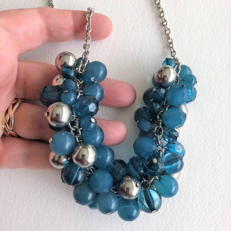Funky Blaue Plastikperlenkette - Vintage Modeschmuck von 20thCenturyStuff