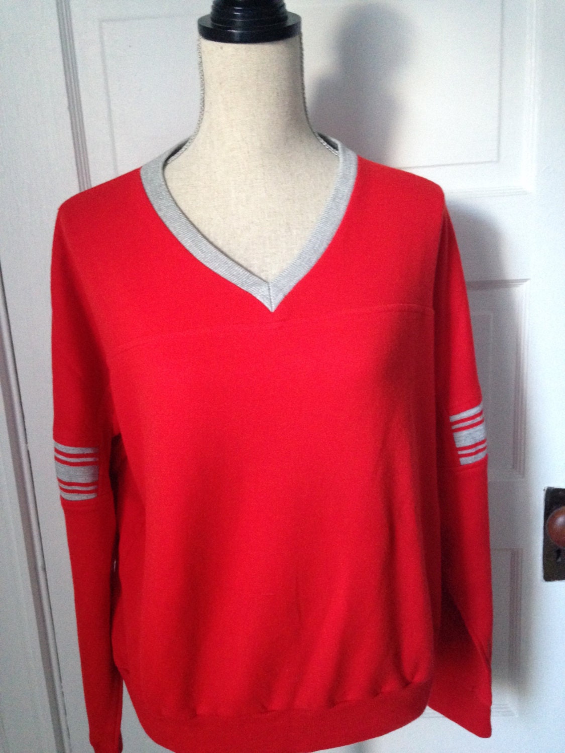 Vintage Jenner Sports Inmotion 80Er Jahre Sweatshirt Mit V-Ausschnitt von 21Vintage