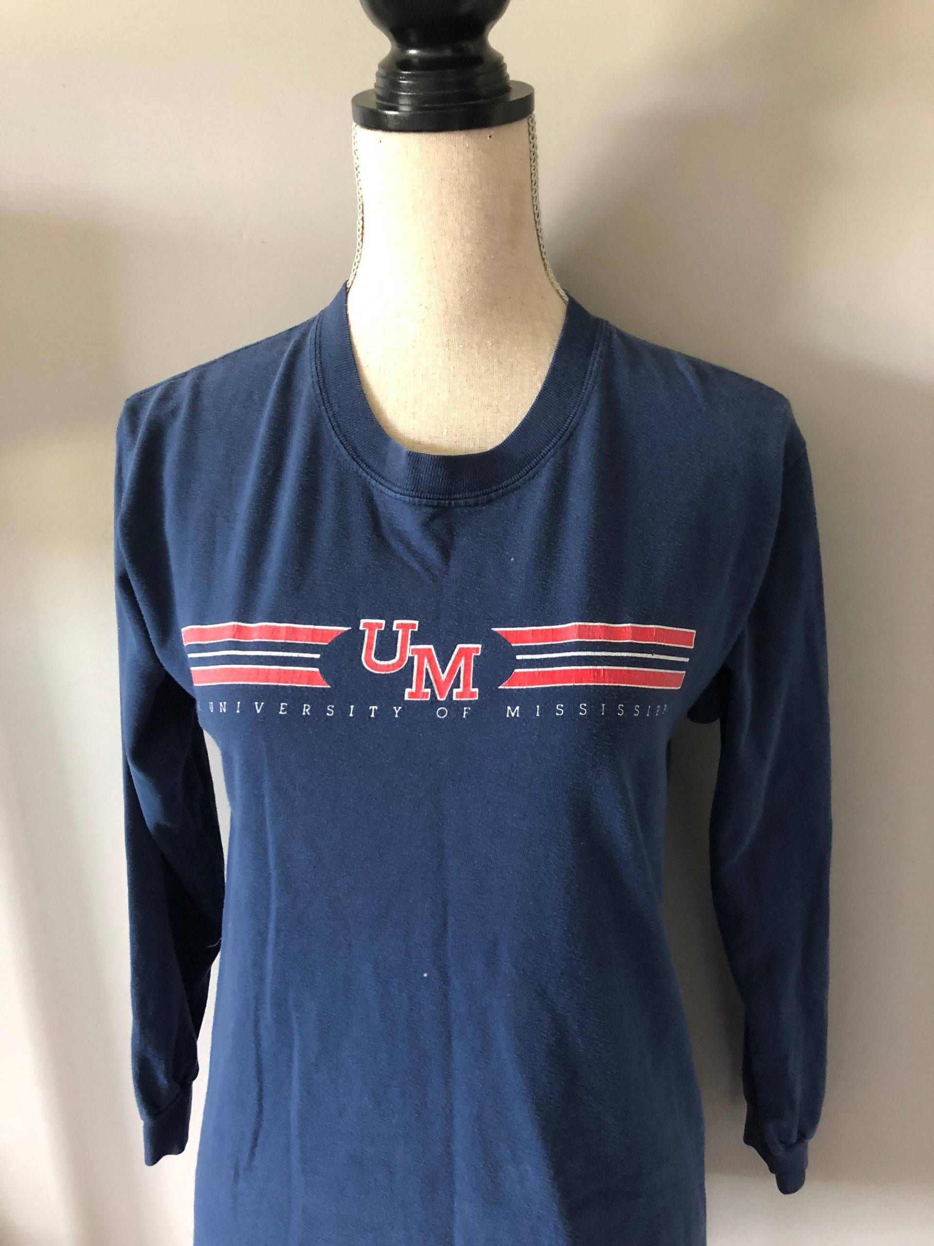 Vintage Universität Von Mississippi Langarm Tshirt von 21Vintage
