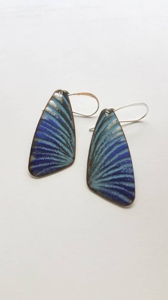 Emaillierte Kupfer Ohrringe, Schmetterling Flügel Blaue Emaille Bunte Boho Hippie Ohrringe von 222Creations