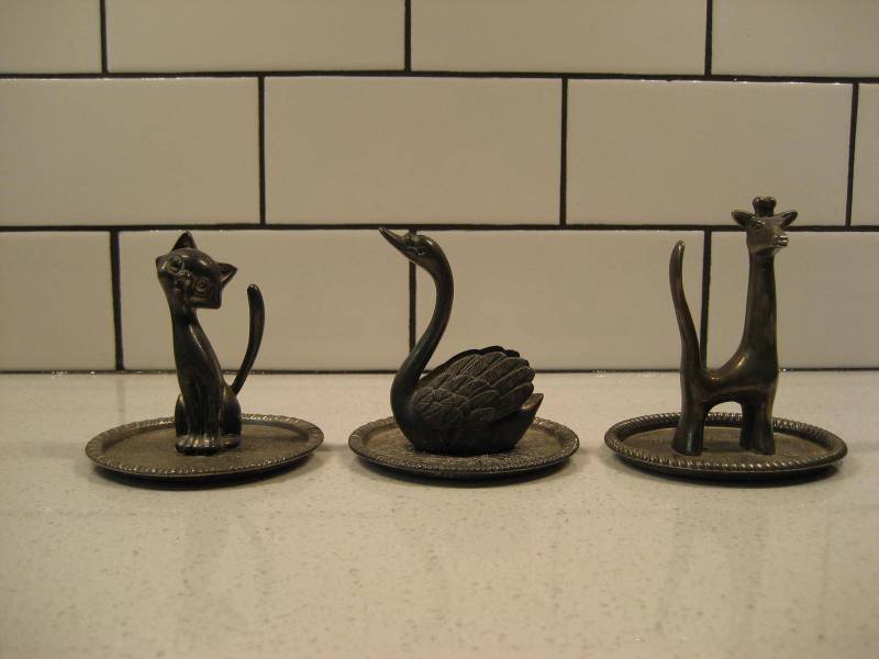 3, 5 "Choice Vintage Versilbert Ringhalter Retro Schwan Katze Gemacht in Hong Kong Wunderliche Funktionale Schmuckliebhaber Küche Fensterbank Dekor von 222nest