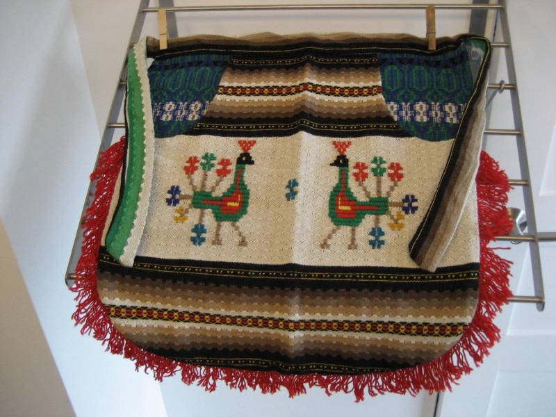 Vintage Handgemachte Gewebte Halbe Schürze Südamerika Vögel Naturforscher Boho Chic Fransen Wandbehang Eier Sammeln Bunte Bauernhofarbeiten Vintage Handgemachte Gewebte Halbe Schürze Südamerika Vögel Naturforscher Boho Chic Fransen Wandbehang Eier Sammeln Bunte Bauernhofarbeiten von 222nest