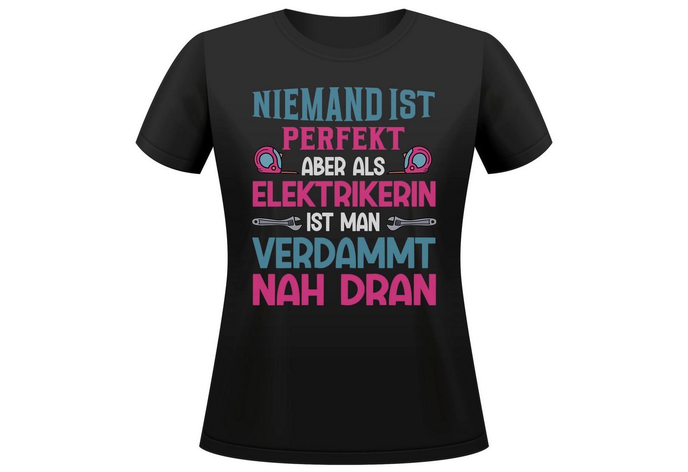 22Feels T-Shirt Elektrikerin Geschenk Frauen Spruch Beruf Ausbildung Abschluss IN DEUTSCHLAND BEDRUCKT 22Feels T-Shirt Elektrikerin Geschenk Frauen Spruch Beruf Ausbildung Abschluss IN DEUTSCHLAND BEDRUCKT von 22Feels