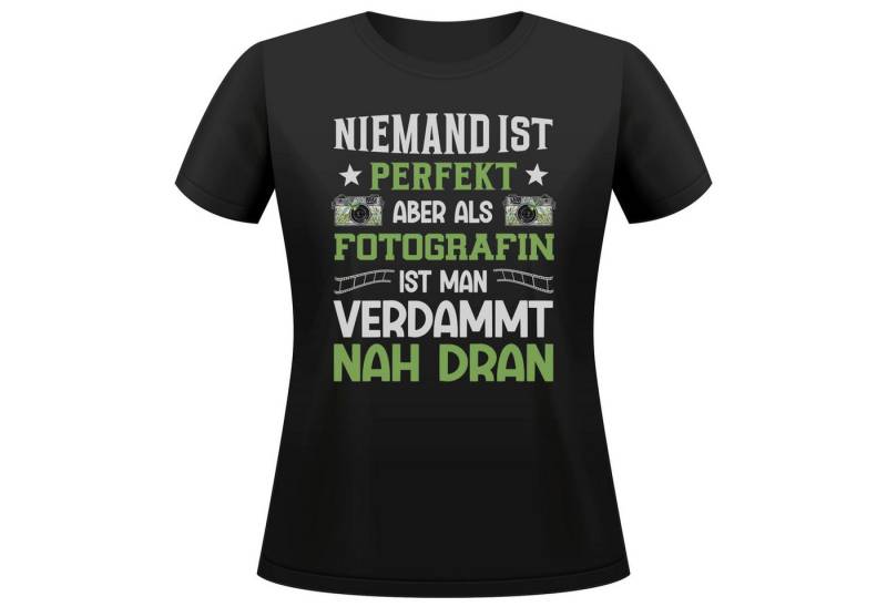 22Feels T-Shirt Fotografin Geschenk Frauen Spruch Beruf Ausbildung Studium Abschluss IN DEUTSCHLAND BEDRUCKT 22Feels T-Shirt Fotografin Geschenk Frauen Spruch Beruf Ausbildung Studium Abschluss IN DEUTSCHLAND BEDRUCKT von 22Feels