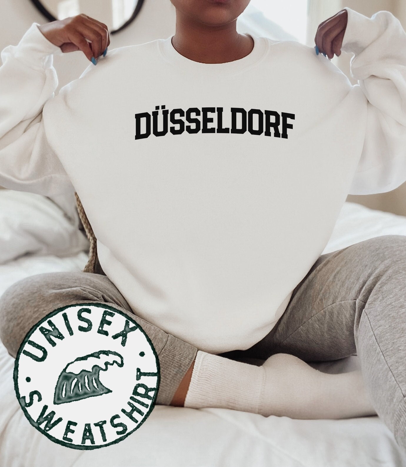 Düsseldorf Deutschland Umzug Sweatshirt, Lustige Pullover Shirt, Geburtstagsgeschenke Für Männer Und Frauen von 22ndOfOctober