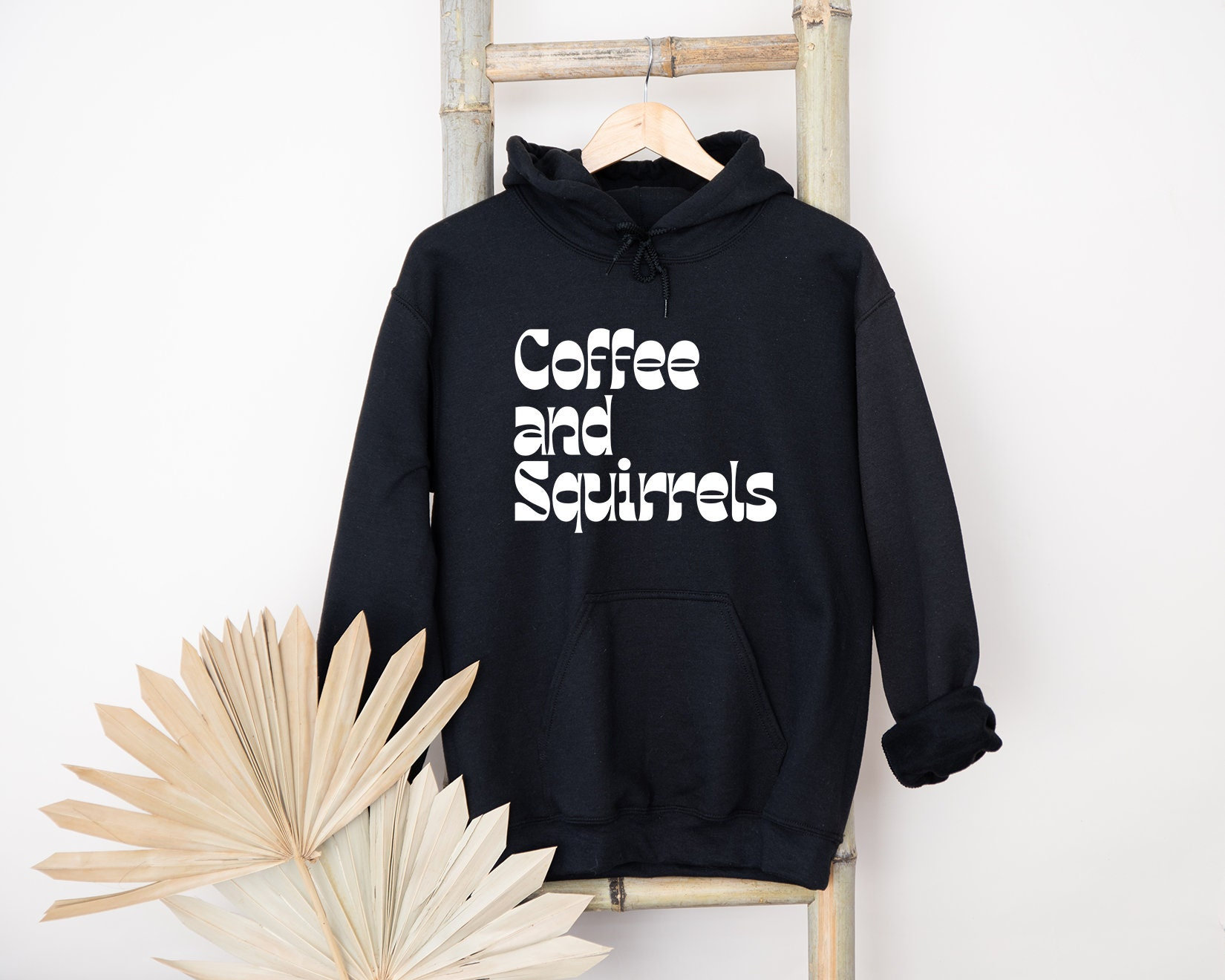 Eichhörnchen Liebhaber Besitzer 70Er Jahre Mama 1970Er Dad Hoodie, Lustiges Kapuzen-Sweatshirt, Geburtstagsgeschenke Für Männer Und Frauen von 22ndOfOctober