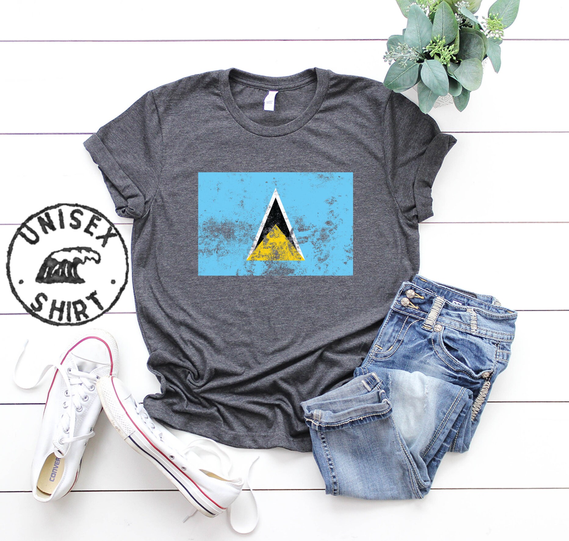 Retro Vintage Style St Lucia Lucian Flagge Stolz Shirt, Lustiges T-Shirt, Geburtstagsgeschenke Für Männer Und Frauen von 22ndOfOctober