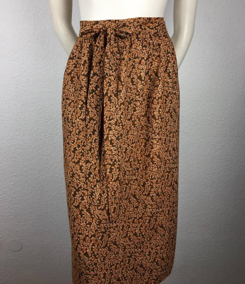 Dirndlschürze | L - 74 cm Braun Geblümt Kürzen Auf Wunschlänge Möglich von 22nddresses