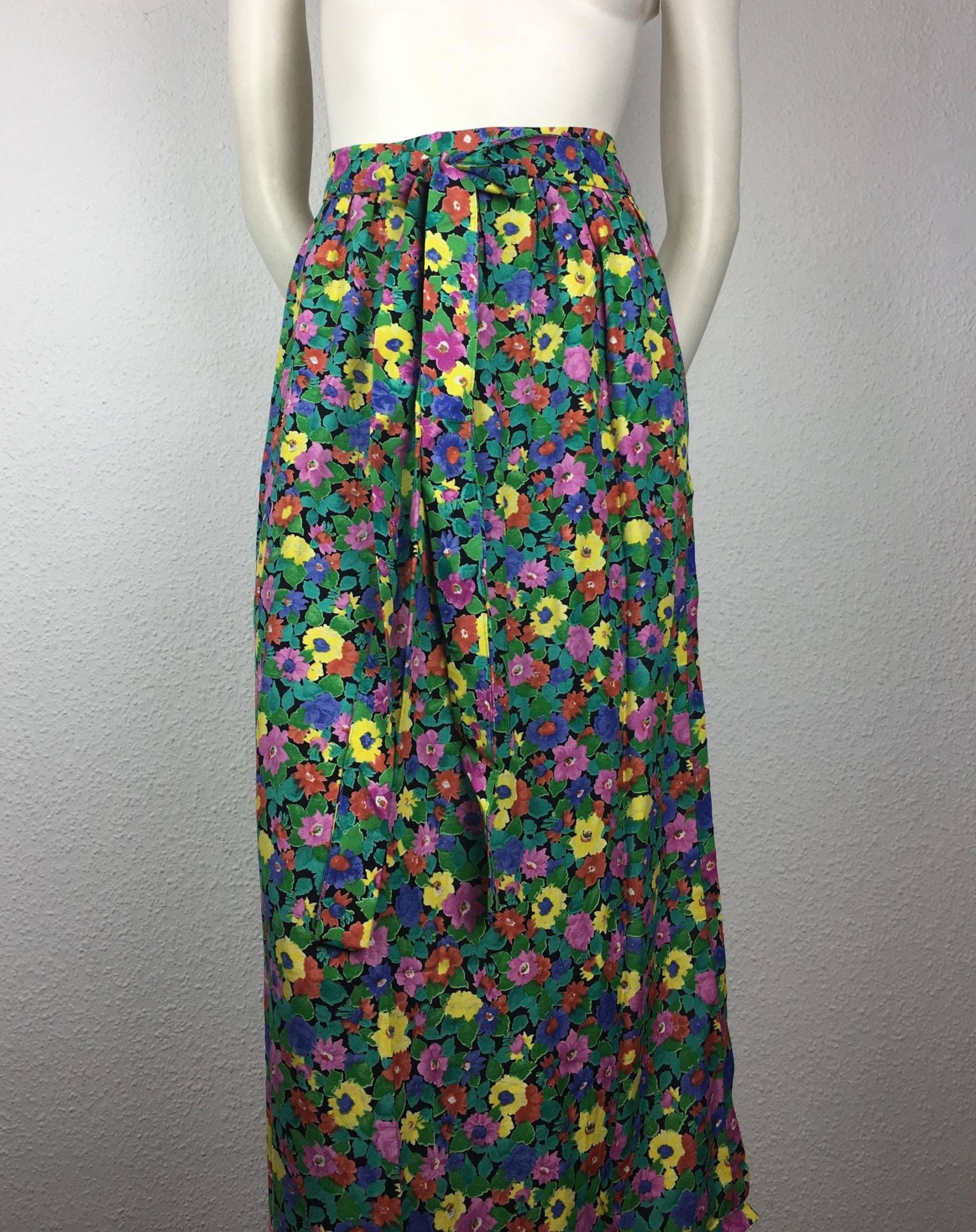 Dirndlschürze | L - 84 cm Schwarz Blumen Kürzen Auf Wunschlänge Möglich von 22nddresses