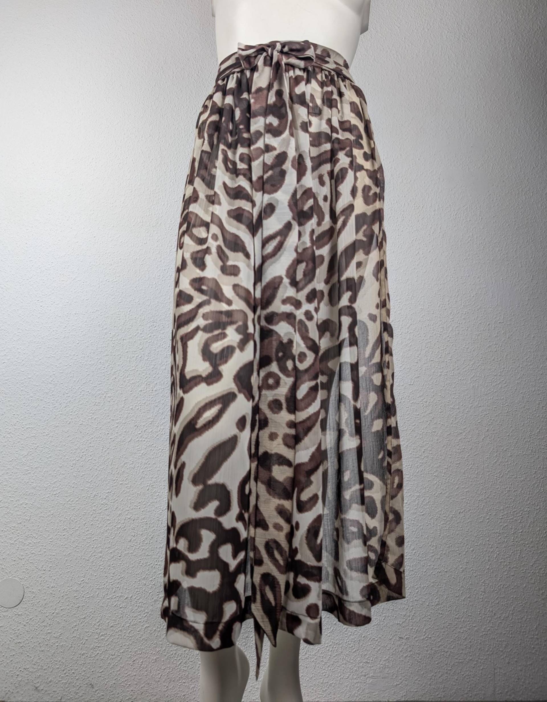 Dirndlschürze Leo/Animal Print - Chiffon Maßgeschneidert Auf Wunschgröße & Länge in Augsburg, Bayern Deutschland von 22nddresses