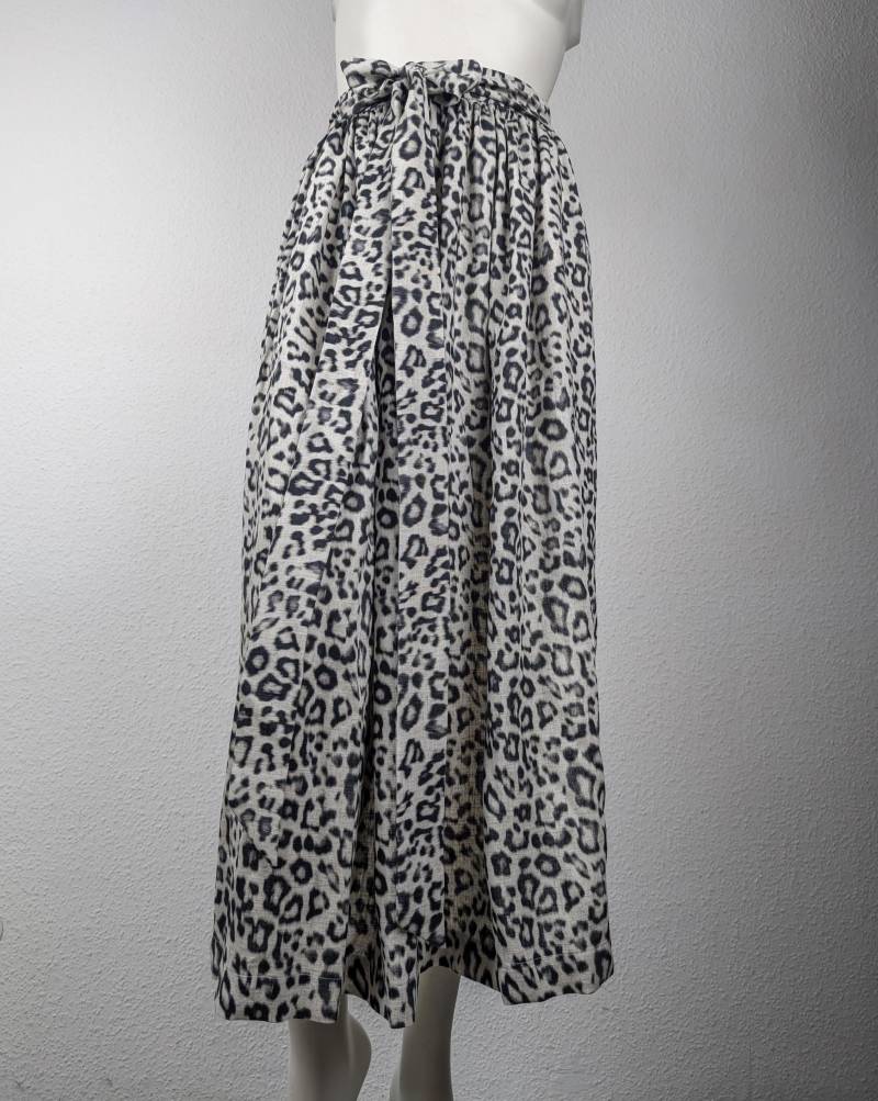 Dirndlschürze Leo/Animal Print - Viskose/Leinen Maßgeschneidert Auf Wunschgröße & Länge in Augsburg, Bayern Deutschland von 22nddresses