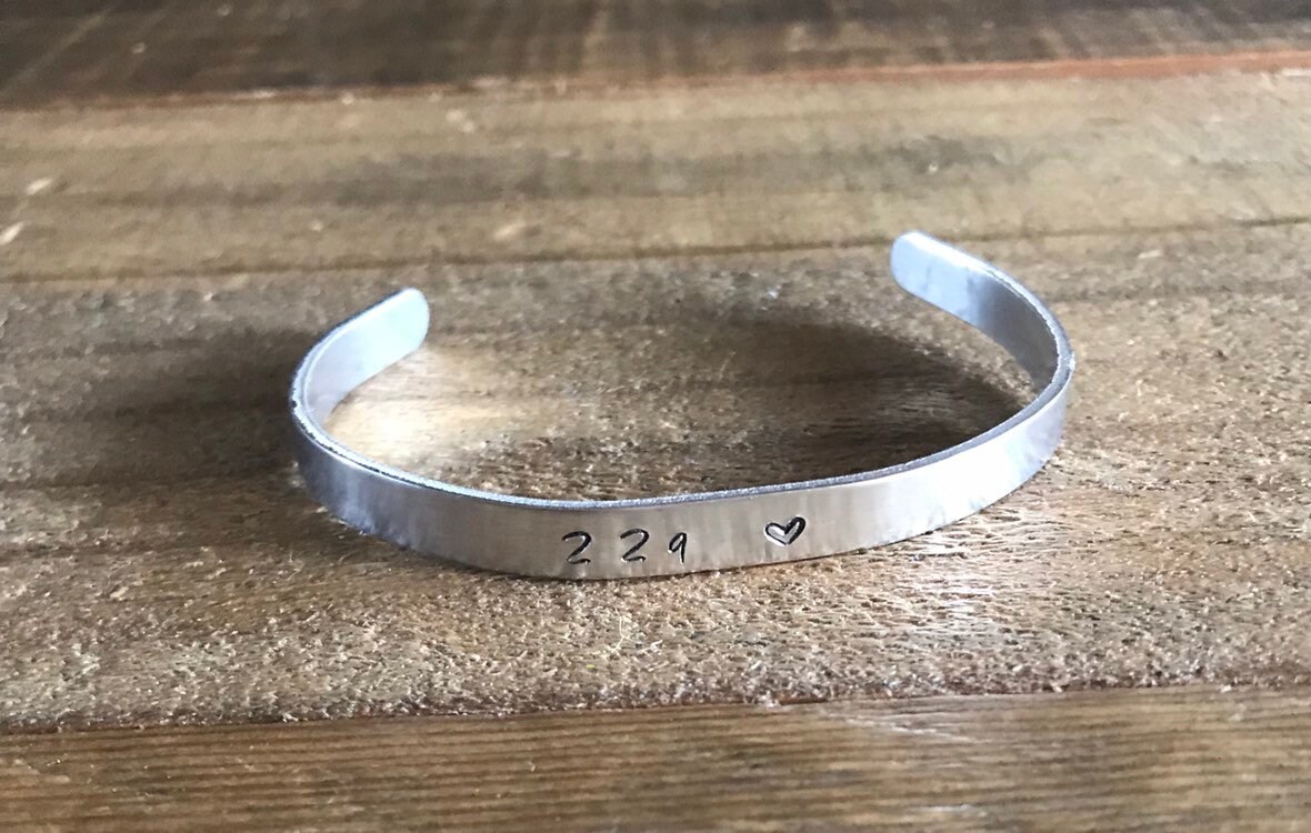 22Q Liebes Manschette Armband 22Q Liebes Manschette Armband von 22qLove