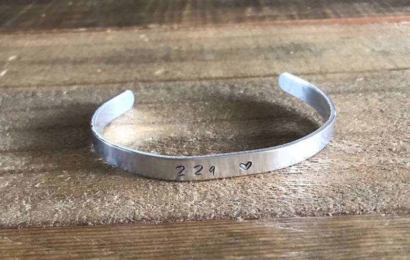 22Q Liebes Manschette Armband 22Q Liebes Manschette Armband von 22qLove