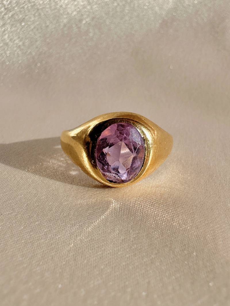 Antiker Flieder Amethyst Siegelring 1916 Antiker Flieder Amethyst Siegelring 1916 von 23carat