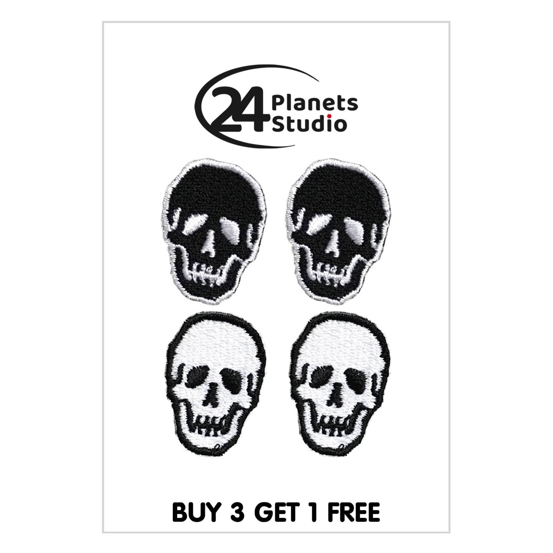 2 Kleine Totenkopf Aufnäher Von 24Planetsstudio 2 Kleine Totenkopf Aufnäher Von 24Planetsstudio von 24PlanetsStudio