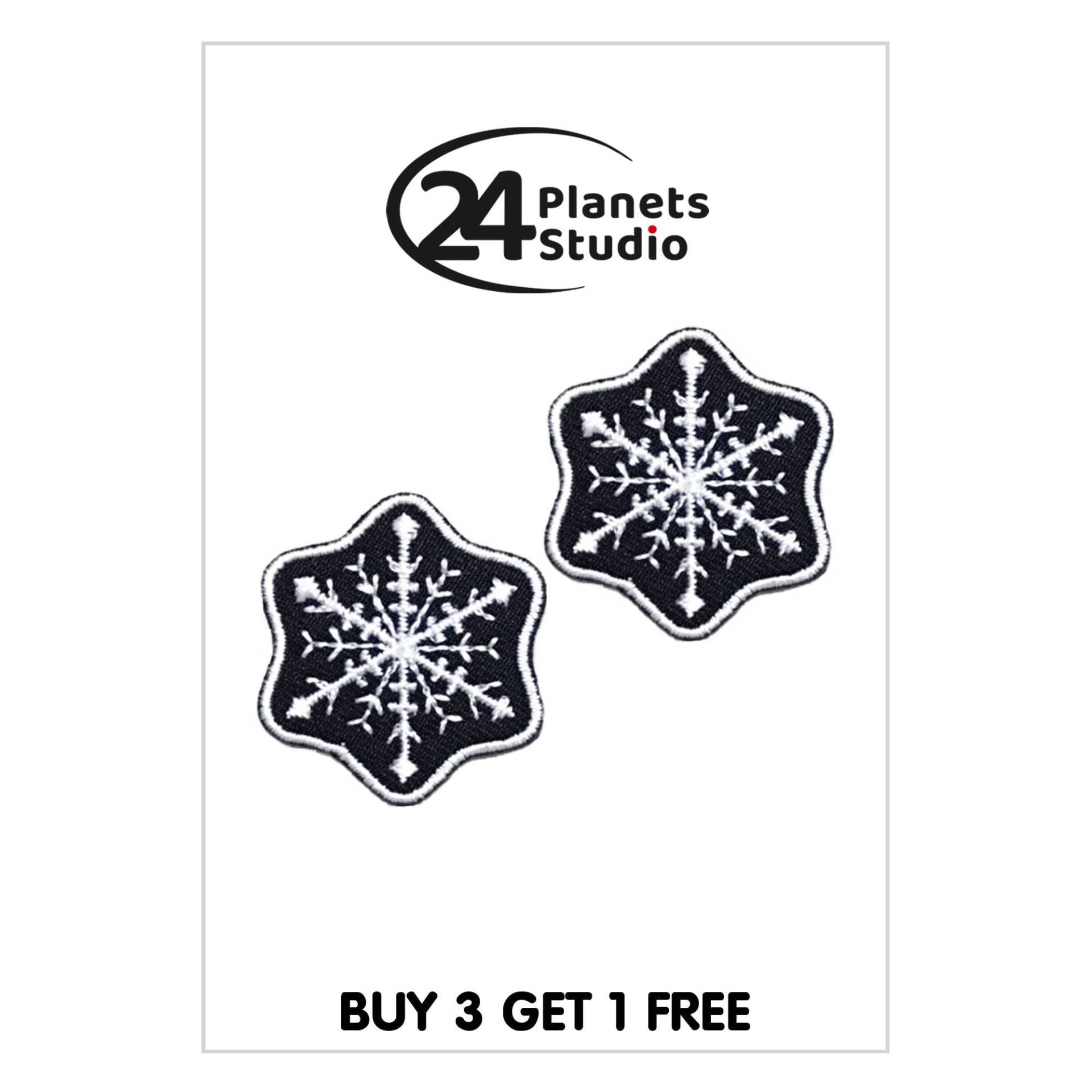 2 Mini Schneeflocke Aufnäher Von 24Planetsstudio 2 Mini Schneeflocke Aufnäher Von 24Planetsstudio von 24PlanetsStudio