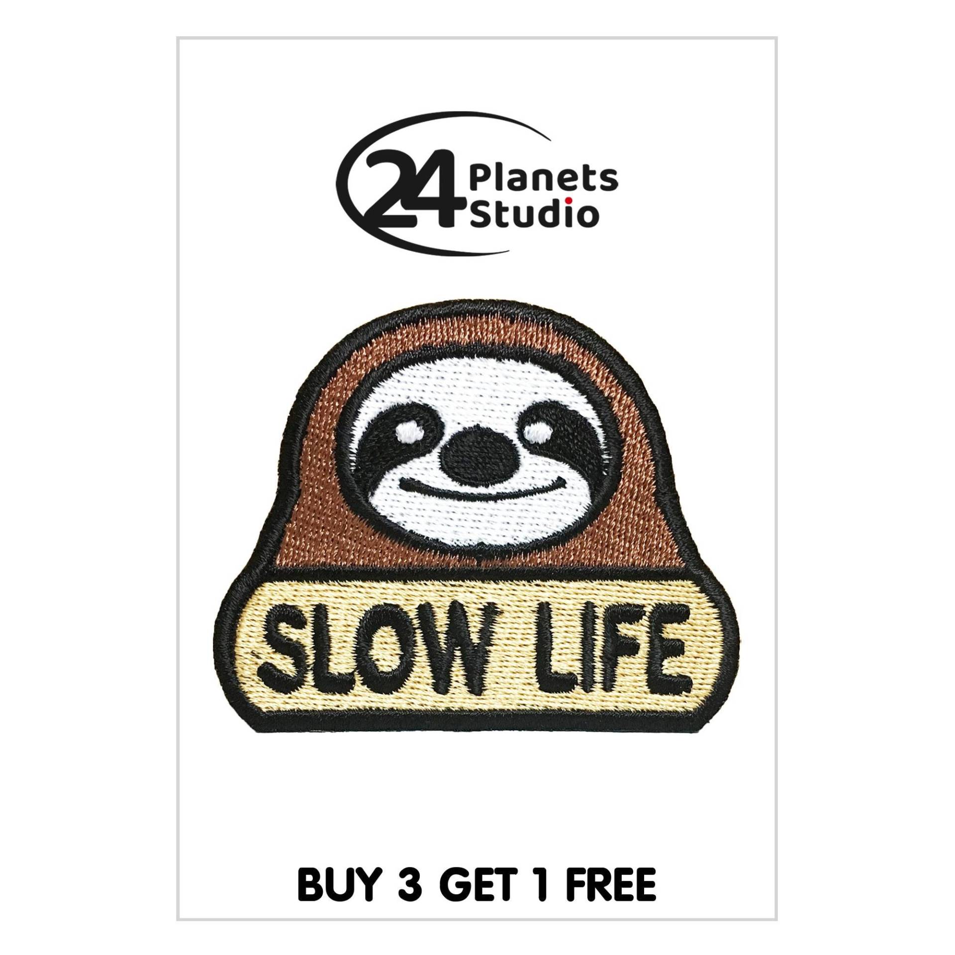 Faultier Slow Life Bügelbild Von 24Planetsstudio Faultier Slow Life Bügelbild Von 24Planetsstudio von 24PlanetsStudio