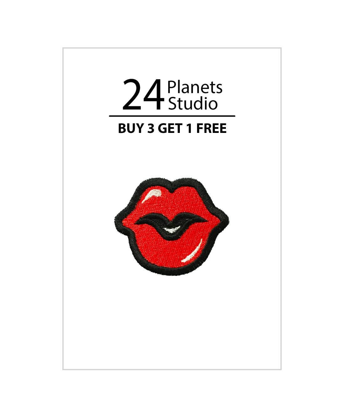 Kleine Rote Lippen Rot Kuss Bügelbild Von 24Planetsstudio Kleine Rote Lippen Rot Kuss Bügelbild Von 24Planetsstudio von 24PlanetsStudio