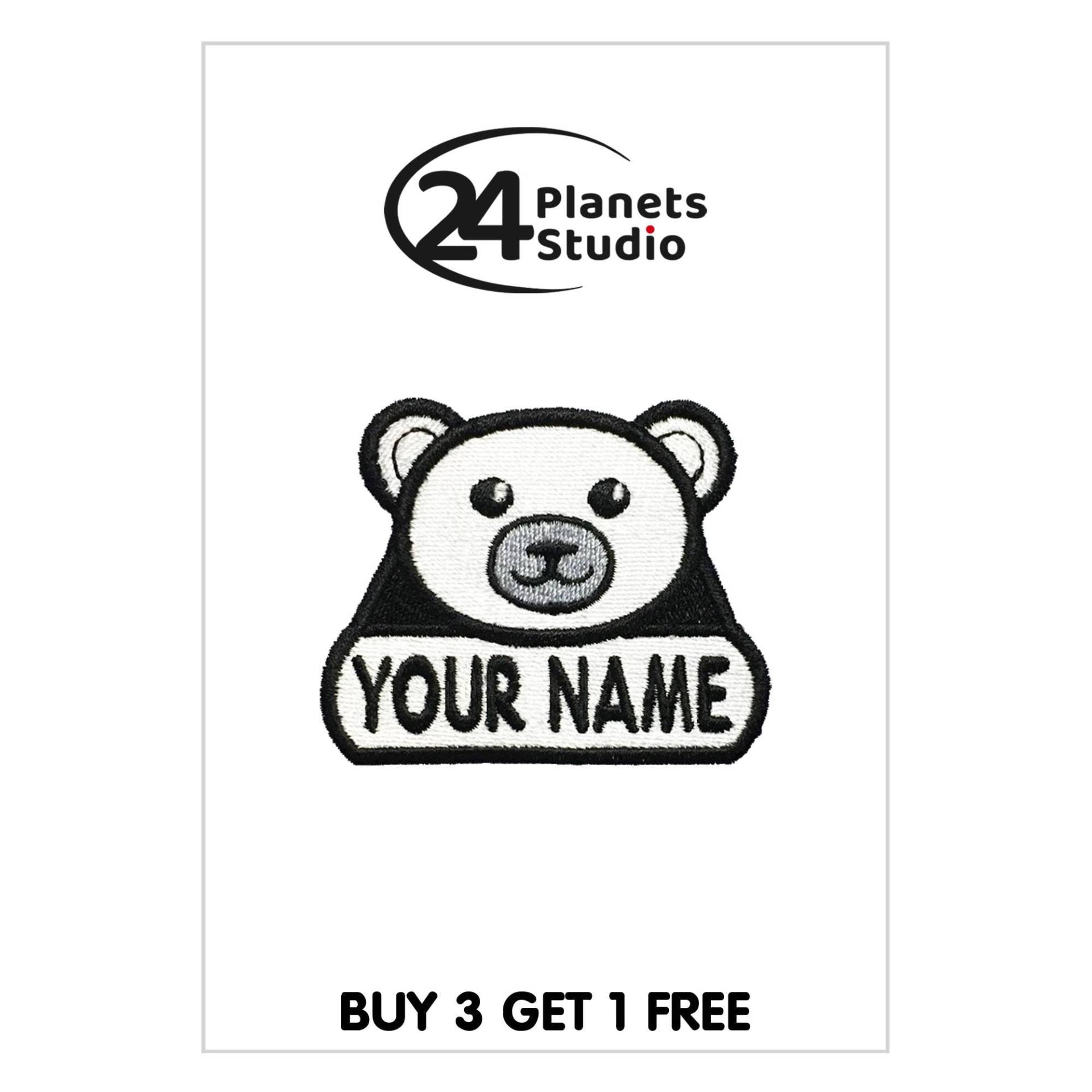 Kleiner Eisbär "Dein Name" Aufnäher Von 24Planetsstudio Kleiner Eisbär "Dein Name" Aufnäher Von 24Planetsstudio von 24PlanetsStudio