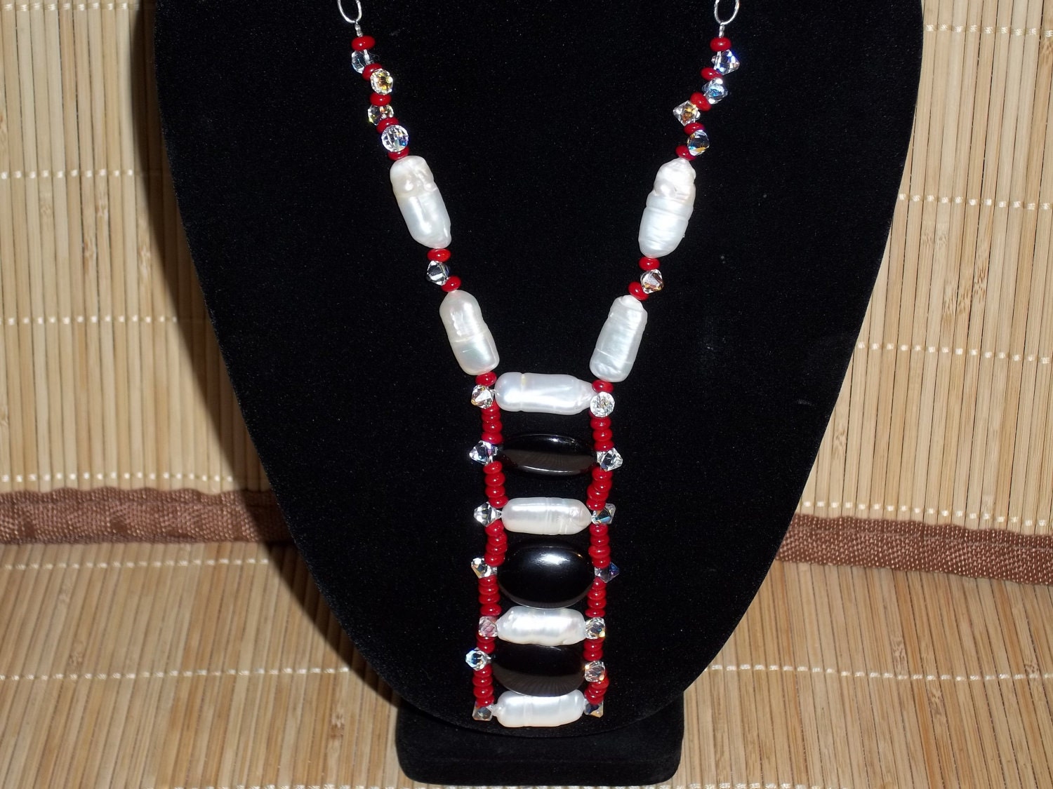 Biwa Perle Und Onyx Mit Einem Hauch Von Kristall Biwa Perle Und Onyx Mit Einem Hauch Von Kristall von 25AMAZINGGRACE