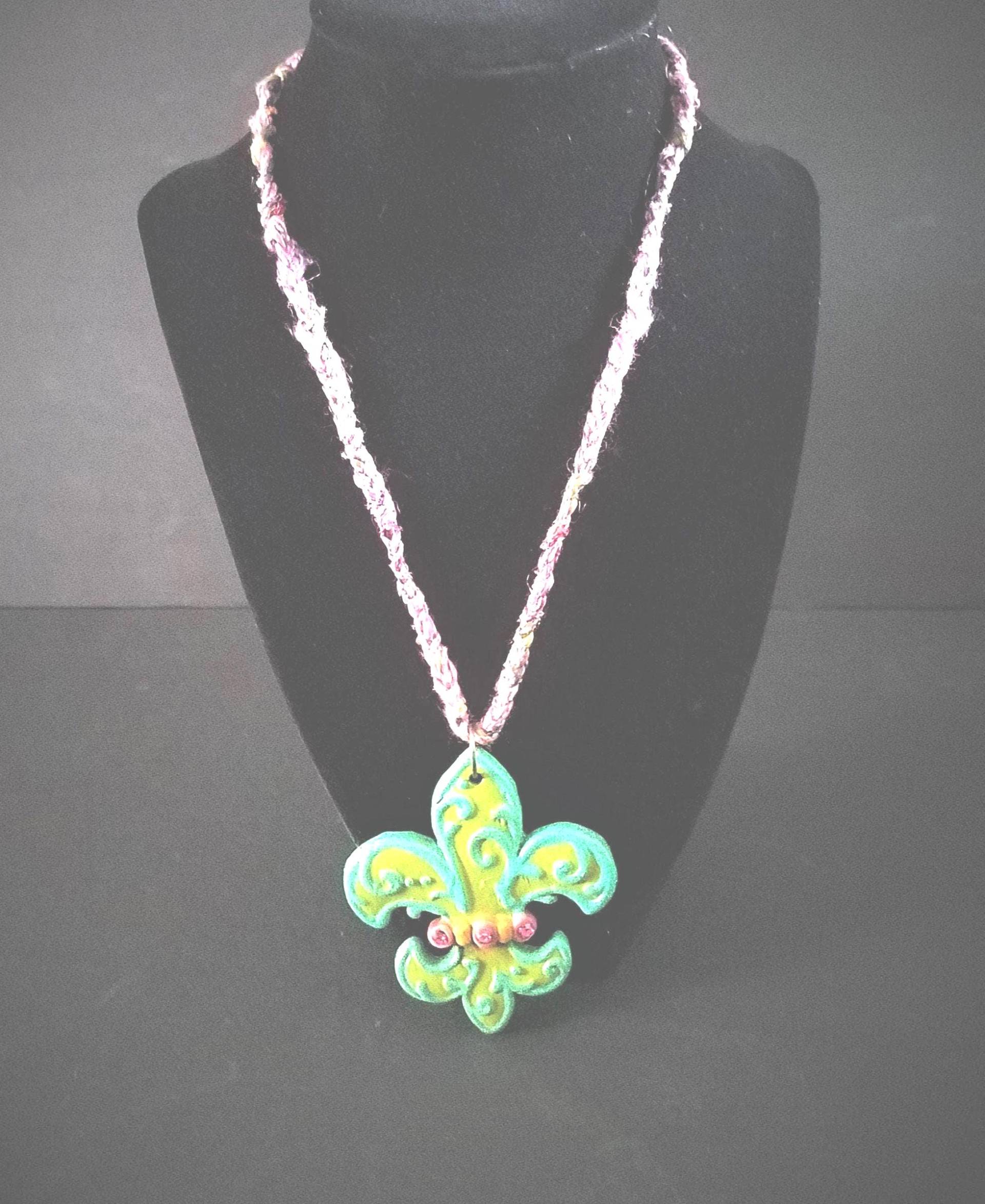 Einmalige Fleur De Lis Halskette Einmalige Fleur De Lis Halskette von 27SeahorsesVantiques