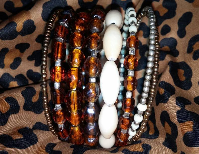 Multi Strand Memory Wire Manschette Armband Mit Bernstein Und Beige Perlen Versandkostenfrei Usa Multi Strand Memory Wire Manschette Armband Mit Bernstein Und Beige Perlen Versandkostenfrei Usa von 2BEB