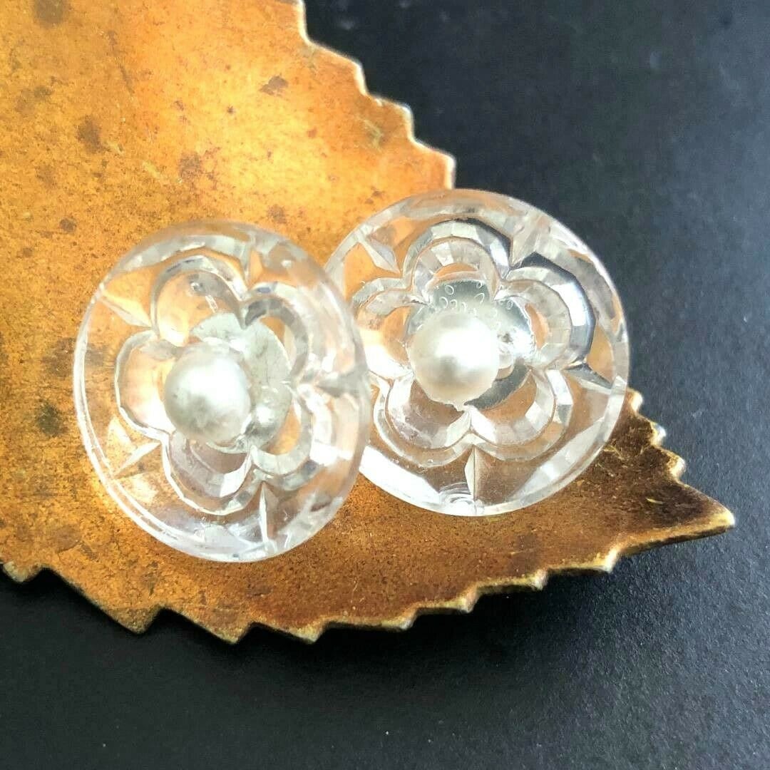 Knopf Ohrringe Vintage Glasknöpfe Klarer Kristall Mit Perle Mitten Hochzeit Ohrstecker 3/4" Knopf Ohrringe Vintage Glasknöpfe Klarer Kristall Mit Perle Mitten Hochzeit Ohrstecker 3/4" von 2BirdsWithOneStone