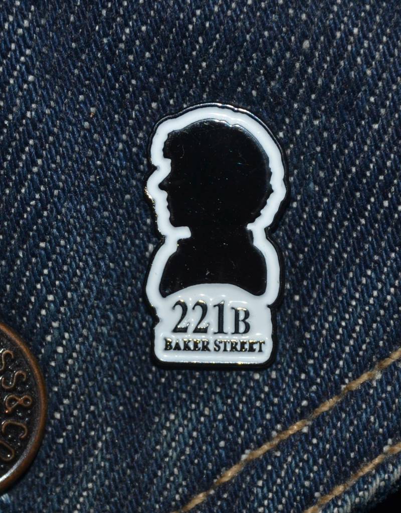 221B Baker Street Pin Sherlock Style | Max.dim 22 Mm Dr. Watson & Holmes - Anstecknadel Aus Metall Tp von 2BlueTwiLeks
