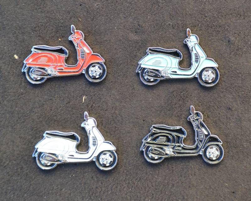 Moderne Vespa Gts Roller Pin | Max.dim 30 Mm - Anstecker Mc von 2BlueTwiLeks