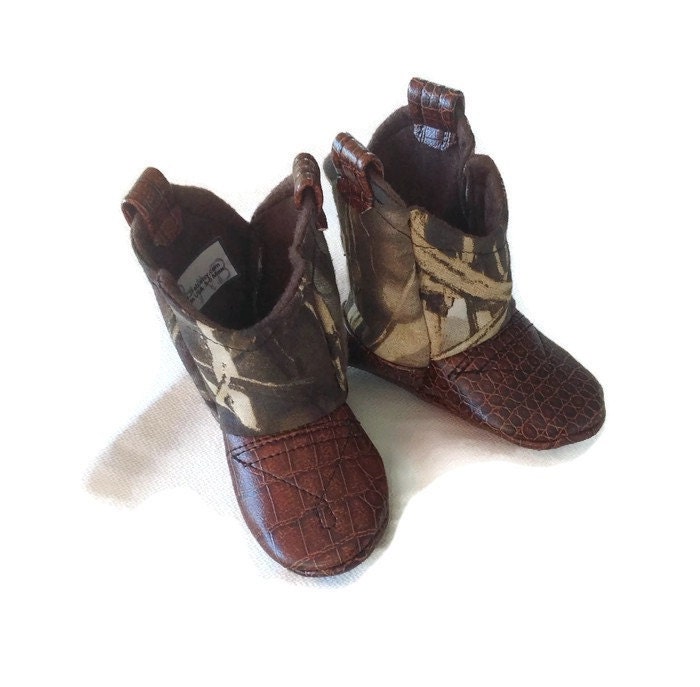 Camo Baby Cowboy Stiefel | Cowgirl Jagd Kunstleder Neugeborenen Größe Bis 24 Monate von 2Fab