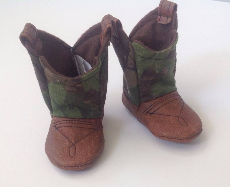 Camo Baby Cowboy Stiefel | Cowgirl Jagdbaby Kunstleder Neugeborenen Größe Bis 24 Monate von 2Fab