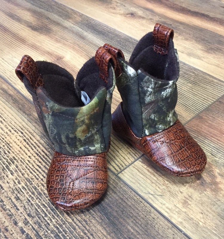 Camo Baby Cowboy Stiefel | Cowgirl Kunstleder Neugeborenen Größe Bis 24 Monate von 2Fab