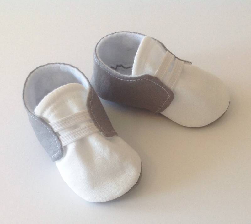 Grau-Weiße Baby-Schuhe Mit Gummizug | Neugeborenen Größe Bis 18 Monate von 2Fab