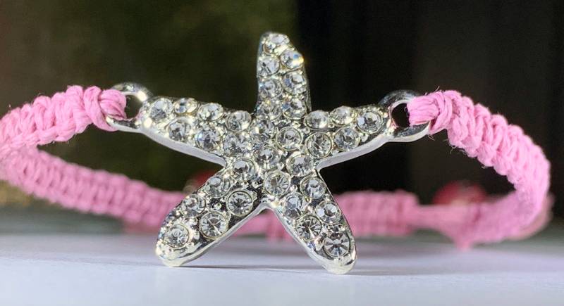 Rosa Und Silber Seestern Makramee Armband Mit Verstellbarem Verschluss Perlenenden Rosa Und Silber Seestern Makramee Armband Mit Verstellbarem Verschluss Perlenenden von 2GroovyHippieChicks