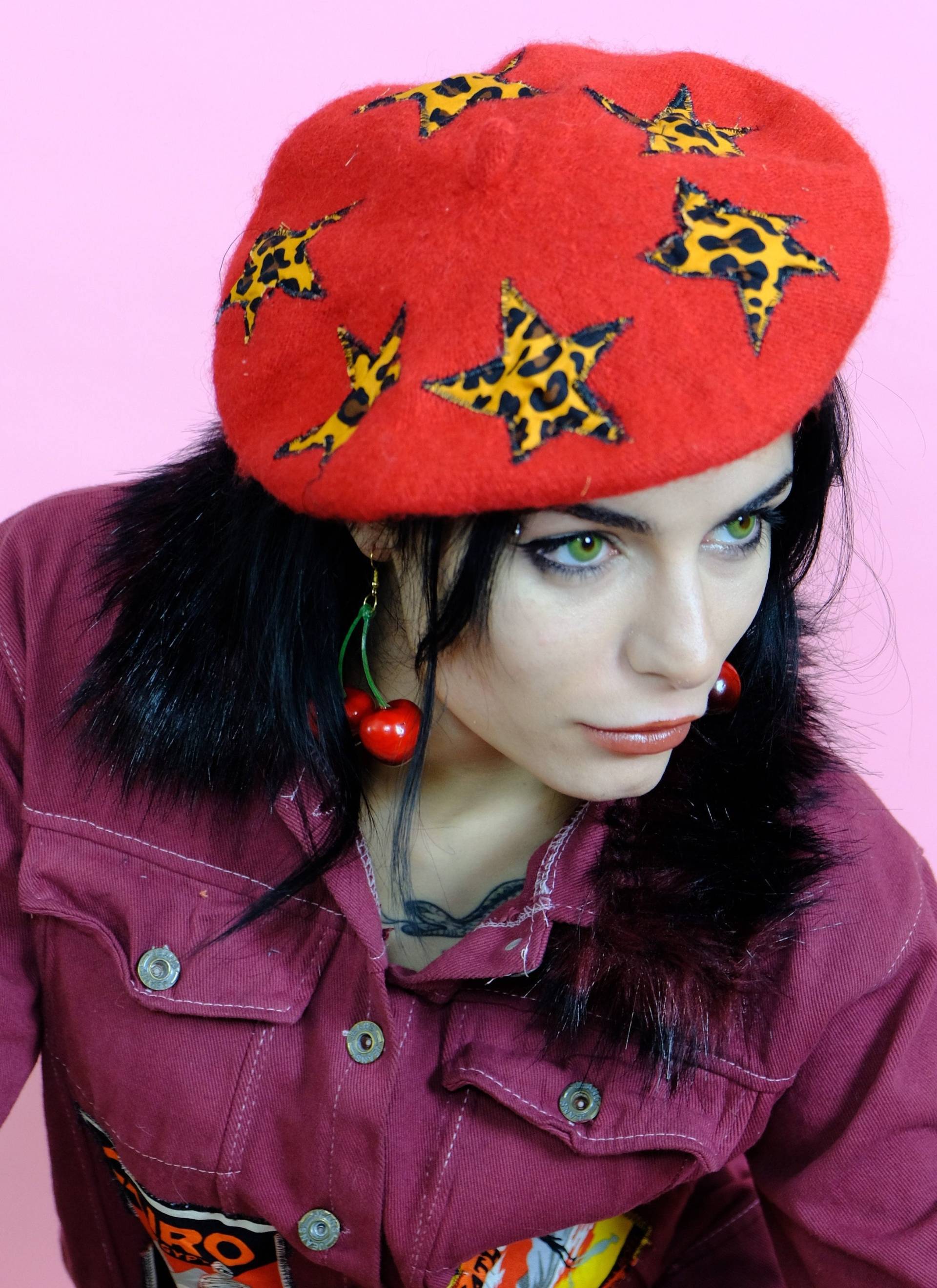 Zero Waste Rote Leopard Baskenmütze Zero Waste Rote Leopard Baskenmütze von 2POINT5DSTREETWEAR
