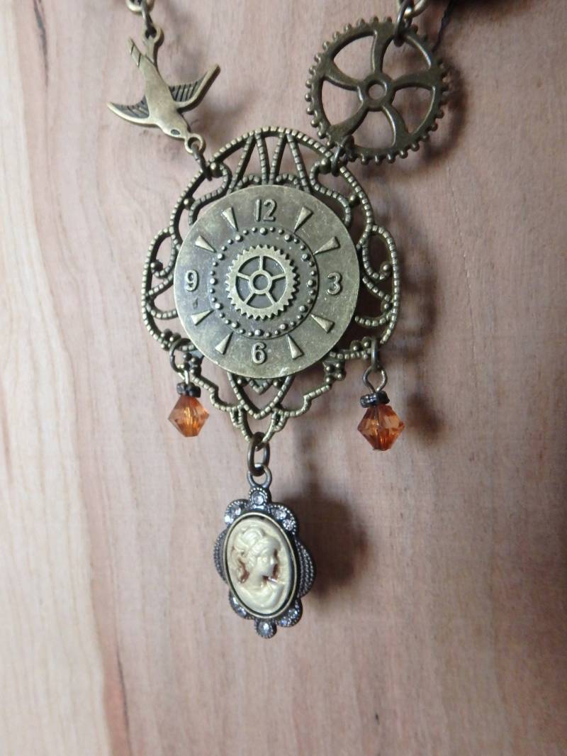 Uhr Und Cameo Pendant Uhr Und Cameo Pendant von 2ndTimeAroundJewelUS