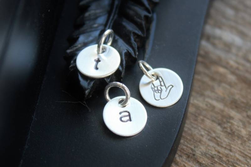 Personalisierte Sterling Zierliche Ursprünglichen Charme - Hand Gestempelt Oder Design-Stempel Hinzufügen Auf von 2sistershandcrafted